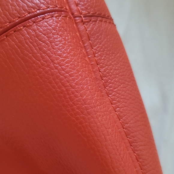 Kate Spade New York Lori Berkshire Road Red Leather Hobo Bag. - Picture 15 of 16